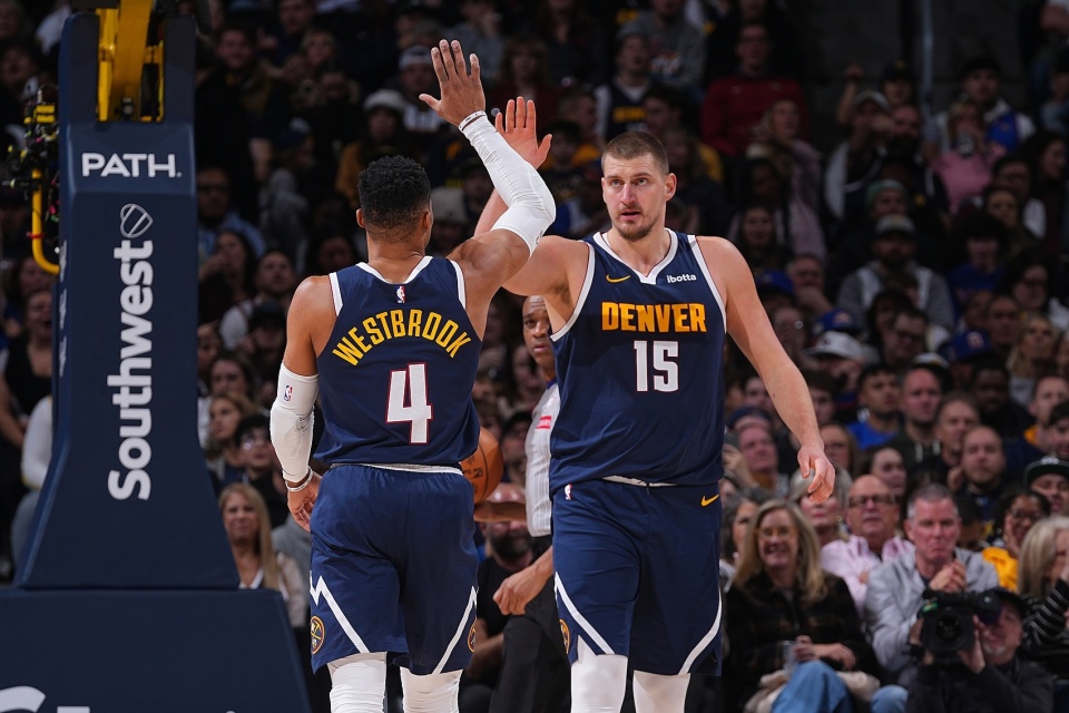 索与社媒讨 索与社媒讨